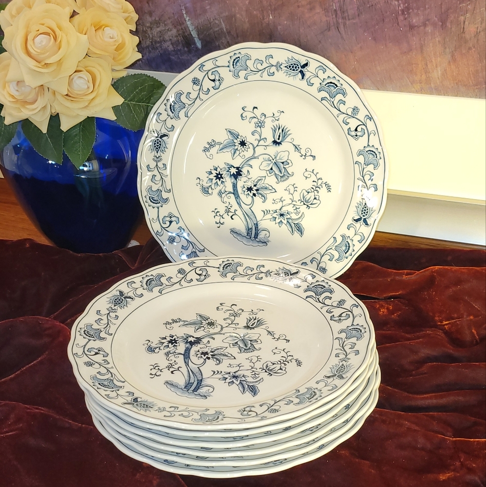Classical "Blue Onion" Pattern Vintage Nikko Dinner Plate.(1)